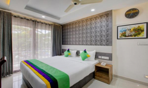 Treebo Love Shore Residency, 290 M From Lakeshore Hospital